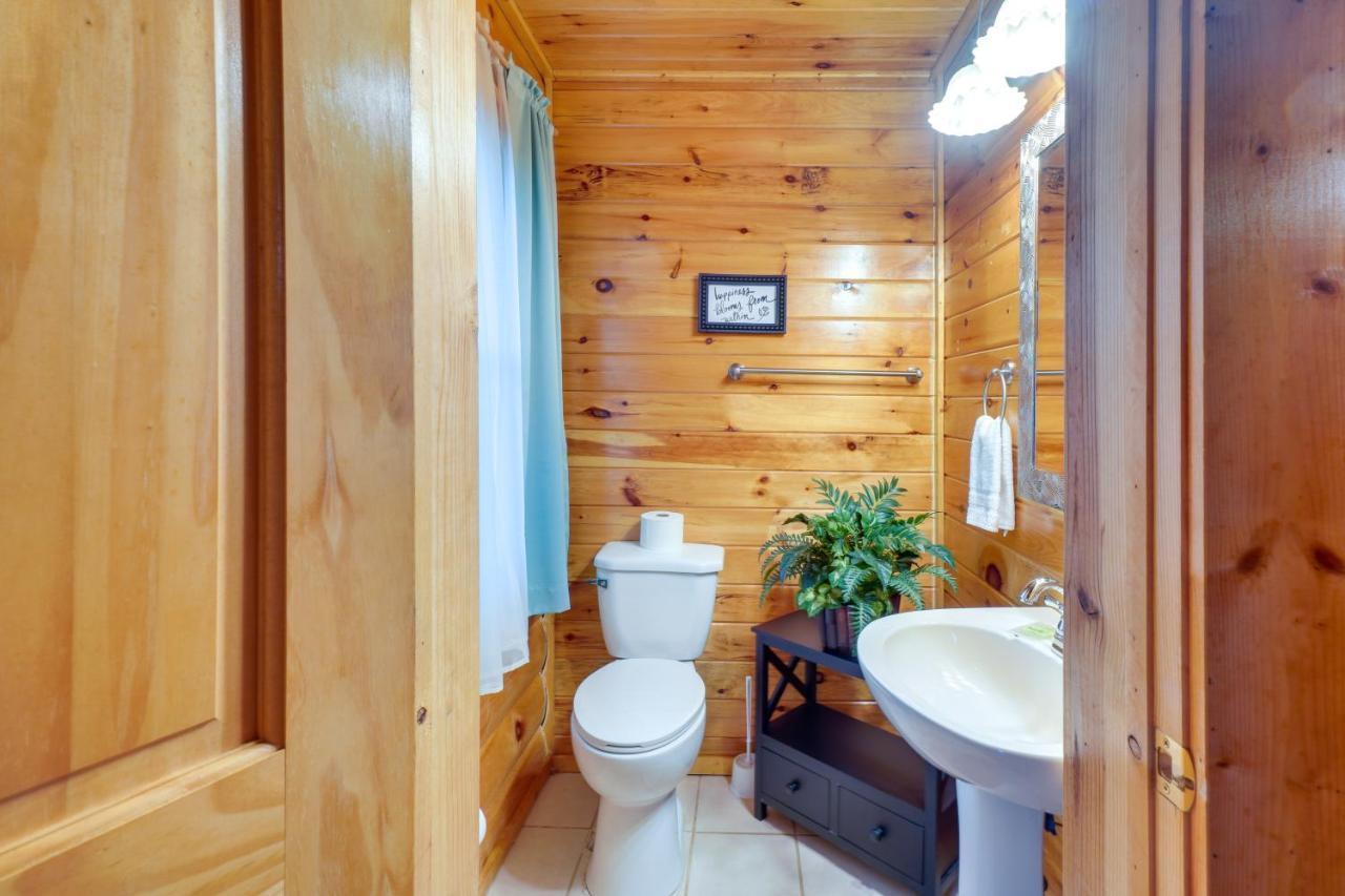 Lovely Gatlinburg Cabin With Private Hot Tub! Экстерьер фото