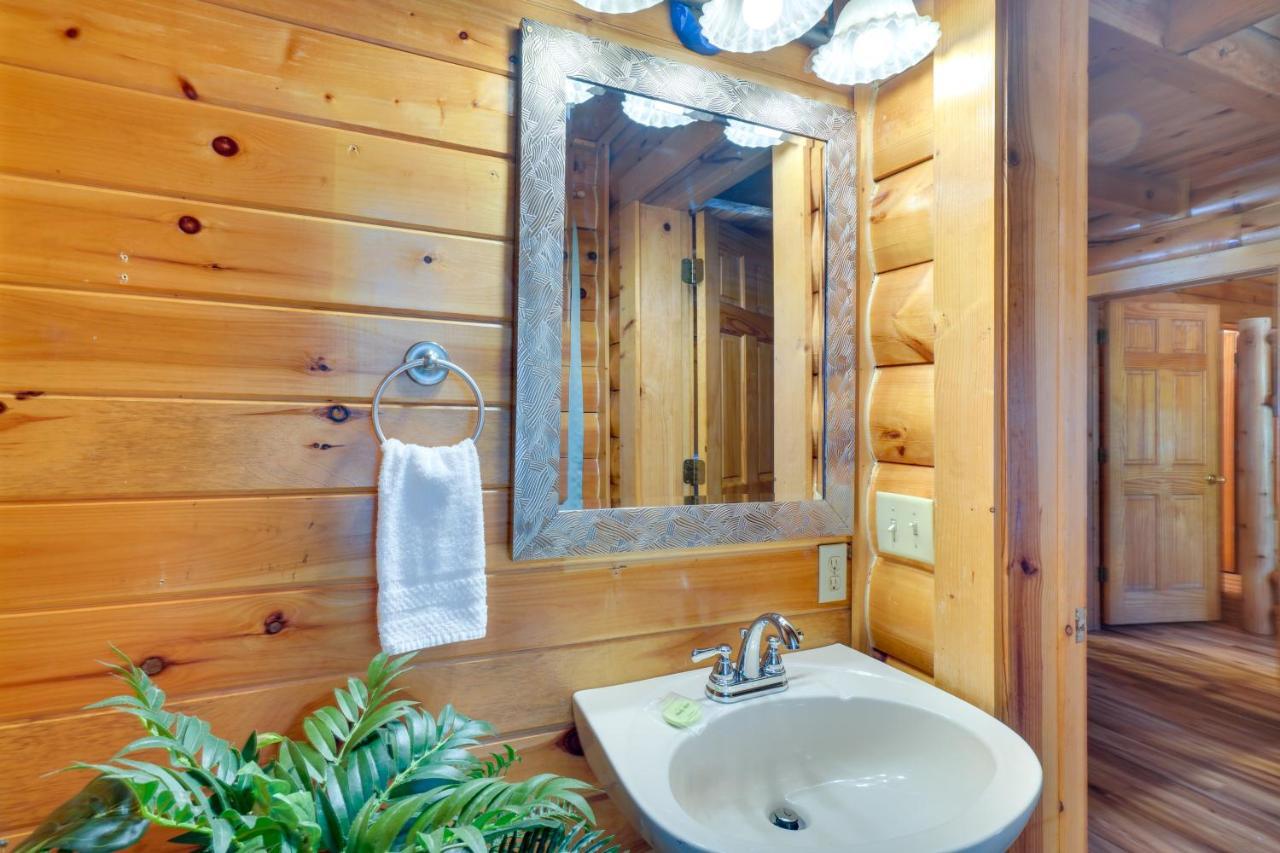 Lovely Gatlinburg Cabin With Private Hot Tub! Экстерьер фото