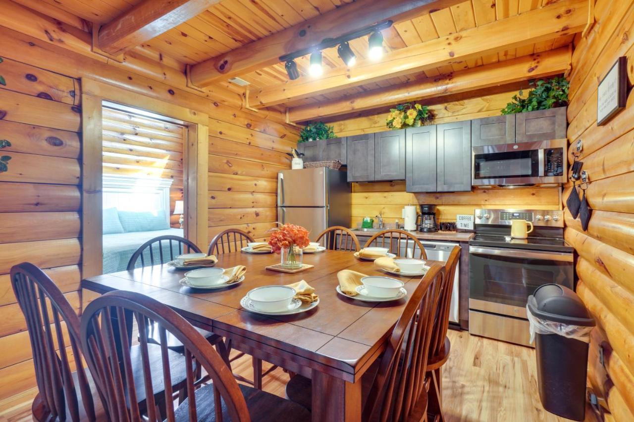 Lovely Gatlinburg Cabin With Private Hot Tub! Экстерьер фото