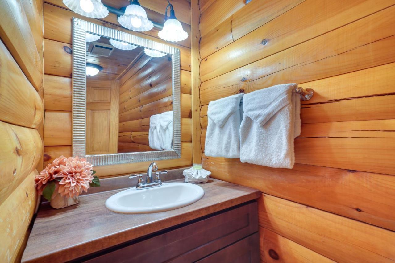 Lovely Gatlinburg Cabin With Private Hot Tub! Экстерьер фото
